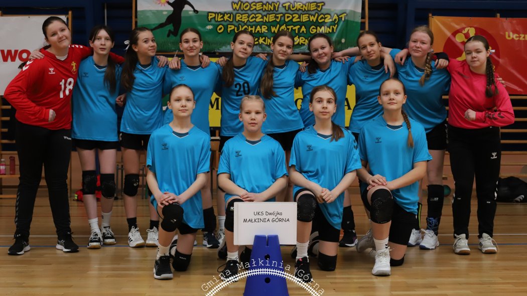 Podczas XXI Wiosennego Turnieju Piłki Ręcznej Dziewcząt o Puchar Wójta Gminy Małkinia Górna rywalizowały ze sobą szczypiornistki z pięciu województw